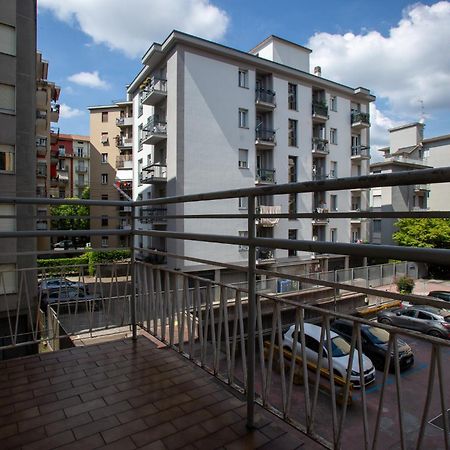 Apartament Ilaria House Como Zewnętrze zdjęcie